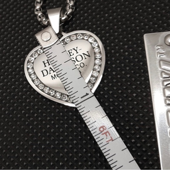 - Limited HD Heart Pendant - Picture 3 of 4